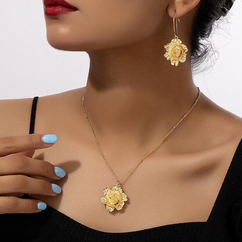 Sonnenblumen Anhänger Ohrringe & Halsketten Set - Damen Trendige Lilien Schlüsselbein Kette Mode.