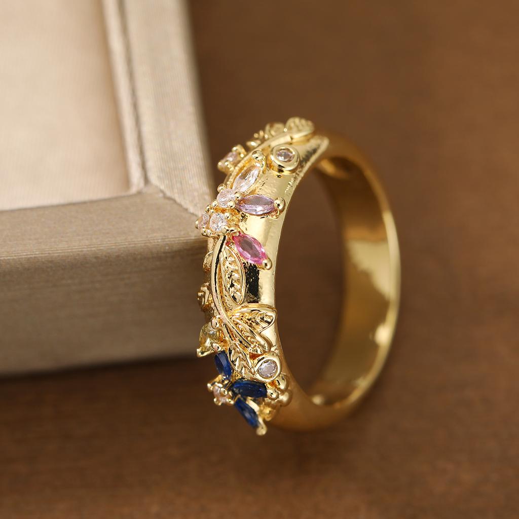 Elegant Floral Shaped Synthetic Gemstone Ring Copper Material Women Ring For Commute