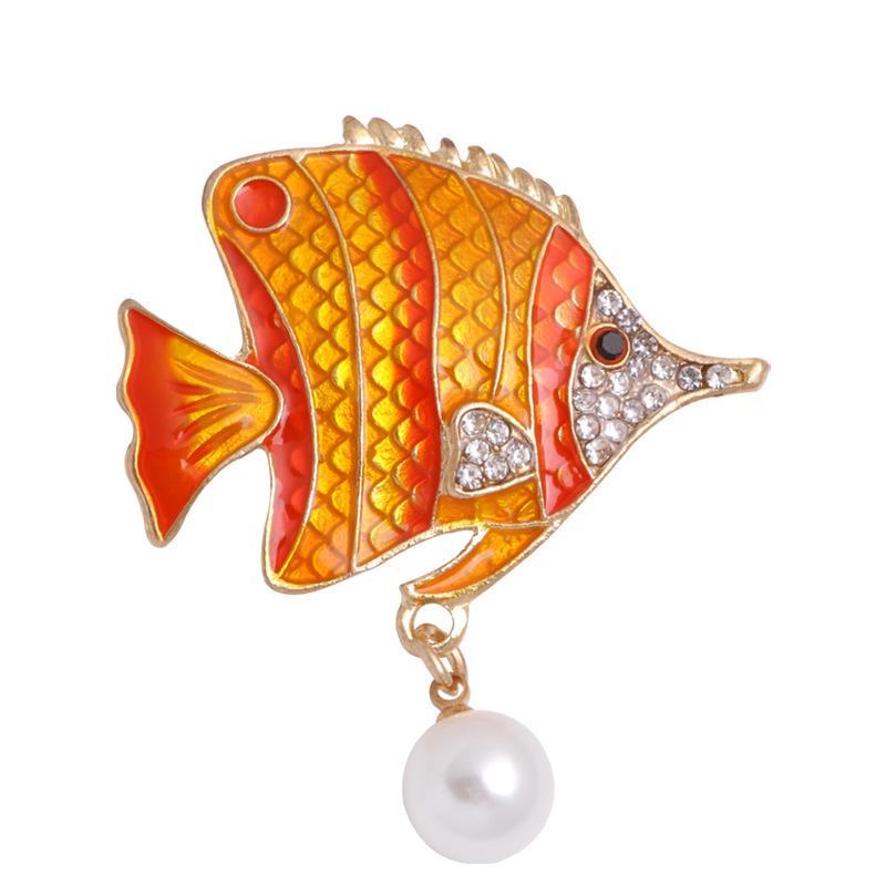 Новая модная тенденция маленькая рыбка жемчуг стразы брошь креативная личность животное корсаж производитель