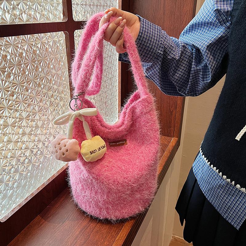 Winter Fluffy Simple Shoulder Bag Women Fashi Crossbody Bag Soft Wool Cute Design Comfortable and Versatile Texture Bucket Bag
