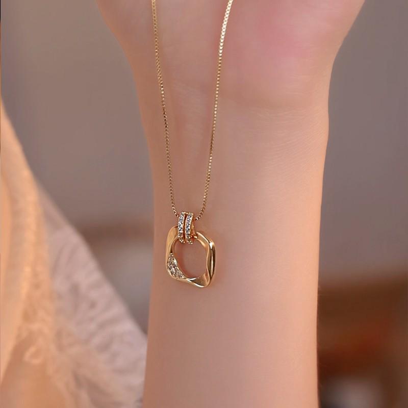 Colar Pingente Geométrico de Prata - Elegante Corrente Clavicular de Alto Padrão para Moda Outono/Inverno