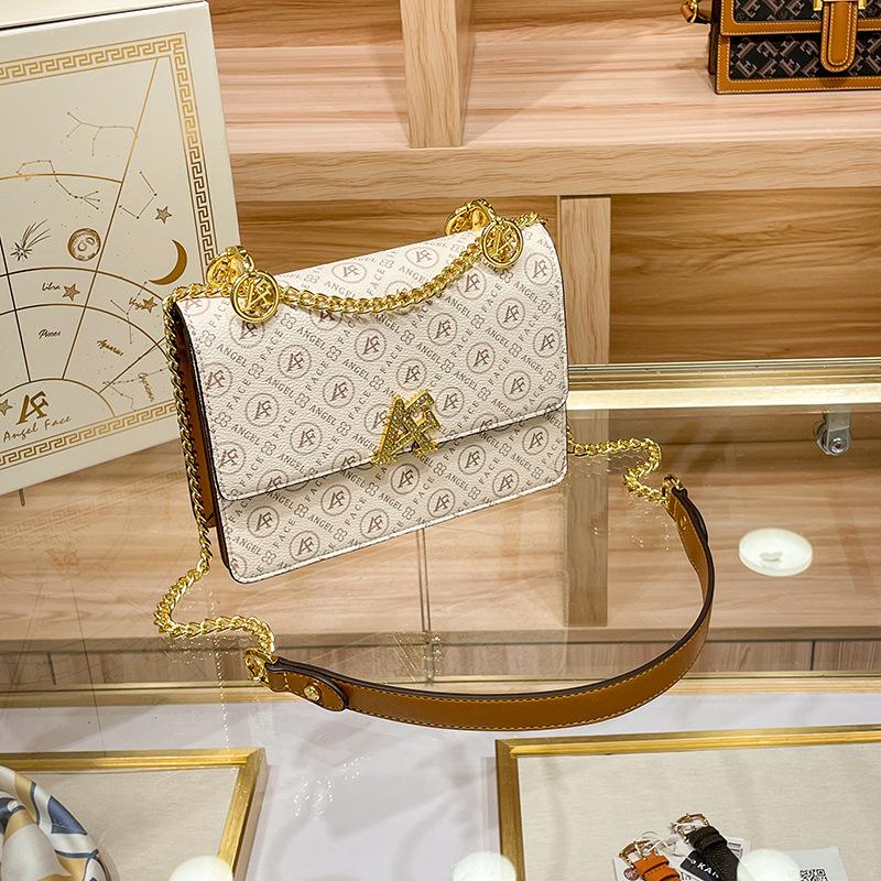 Leather Women's Bag 2023 New Chain Small Square Bag Fashion Versatile Shoulder Crossbody Bag Premium Sense Small Bag