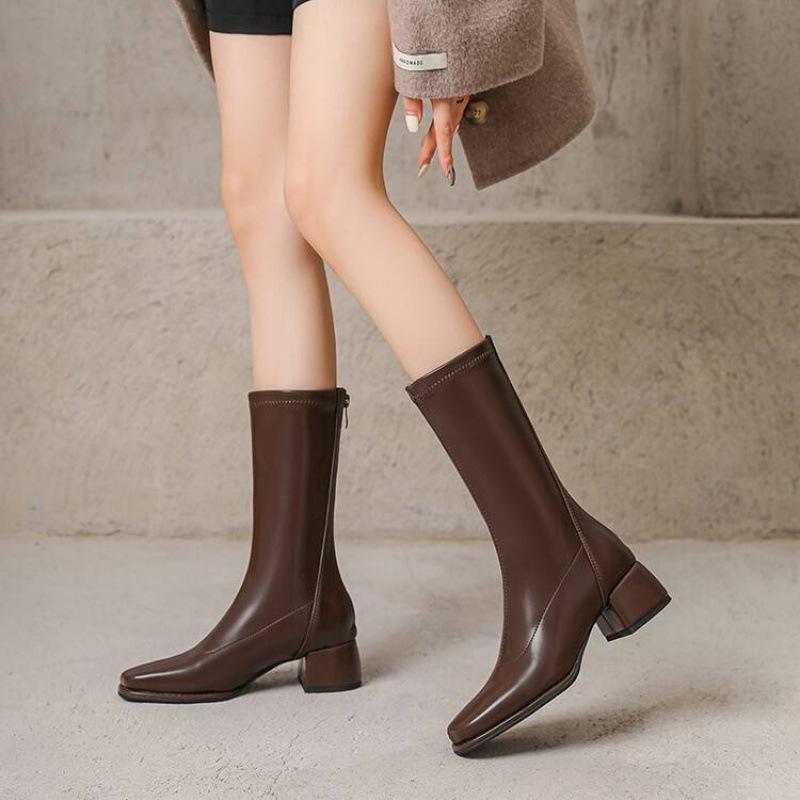 Korean version of comfortable low-heeled Martin boots women's solid color large size women's boots rear zipper square head autumn and winter s