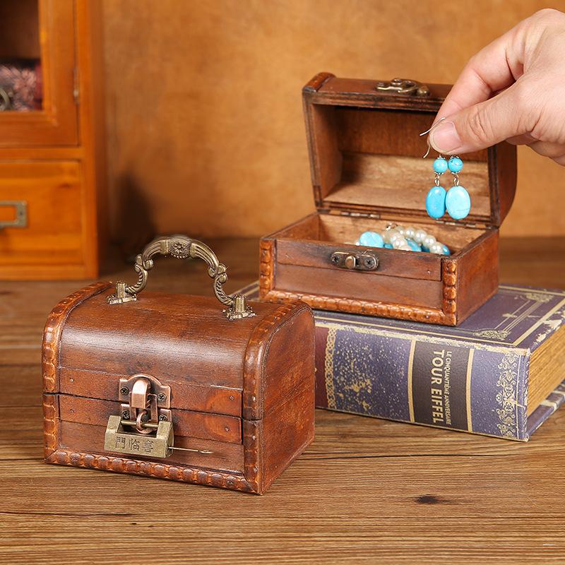 Wooden Antique Storage Box Medieval Vintage Suitcase Treasure Chest Necklaces Jewelry Organizer Gift Box with Lock Big Photo Box
