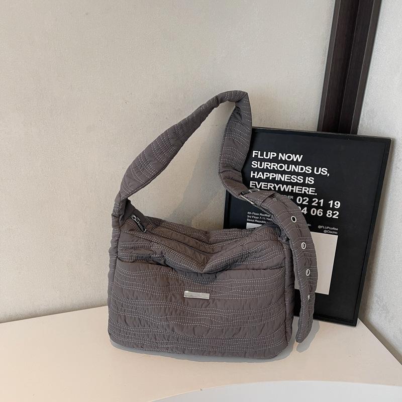 Casual large-capacity cloth bag women's new versatile underarm bag shoulder bag commuter messenger bag bag bag