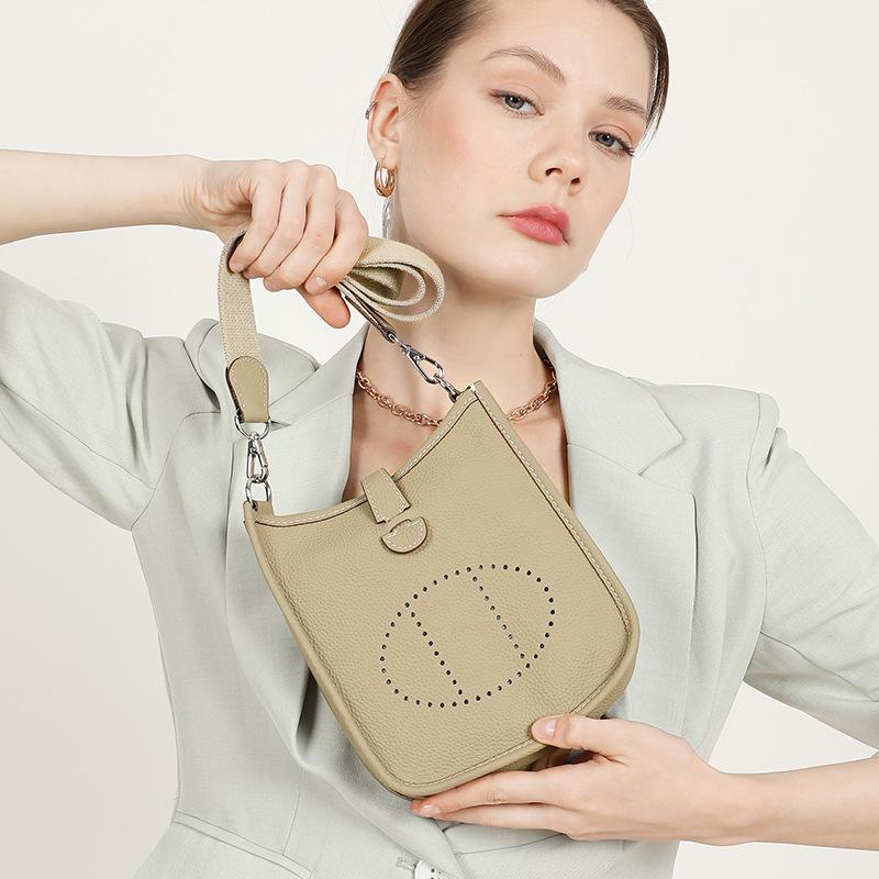 Bolsa de Couro de Sela de Primeira Camada de Couro para Mulheres com Bolsa Pequena Transversal