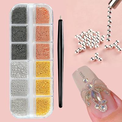 Nail art – Strass e decorazioni per unghie
