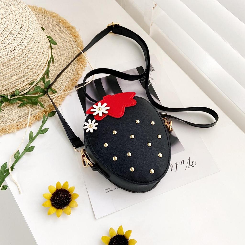 2025 Summer Korean-Style Girls' Crossbody Bag - Cute Strawberry Fashion Accessory for Little Girls