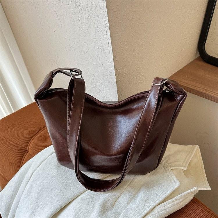 Elegant Soft Pu Baguette Bag For Women Spacious And Trendy For Daily Outfits