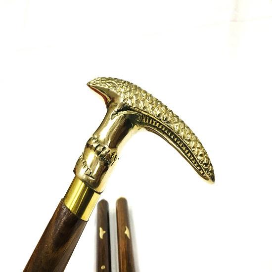 Gehstockgriff aus Messing mit braunem Holzstock Gehstockgriff aus Messing