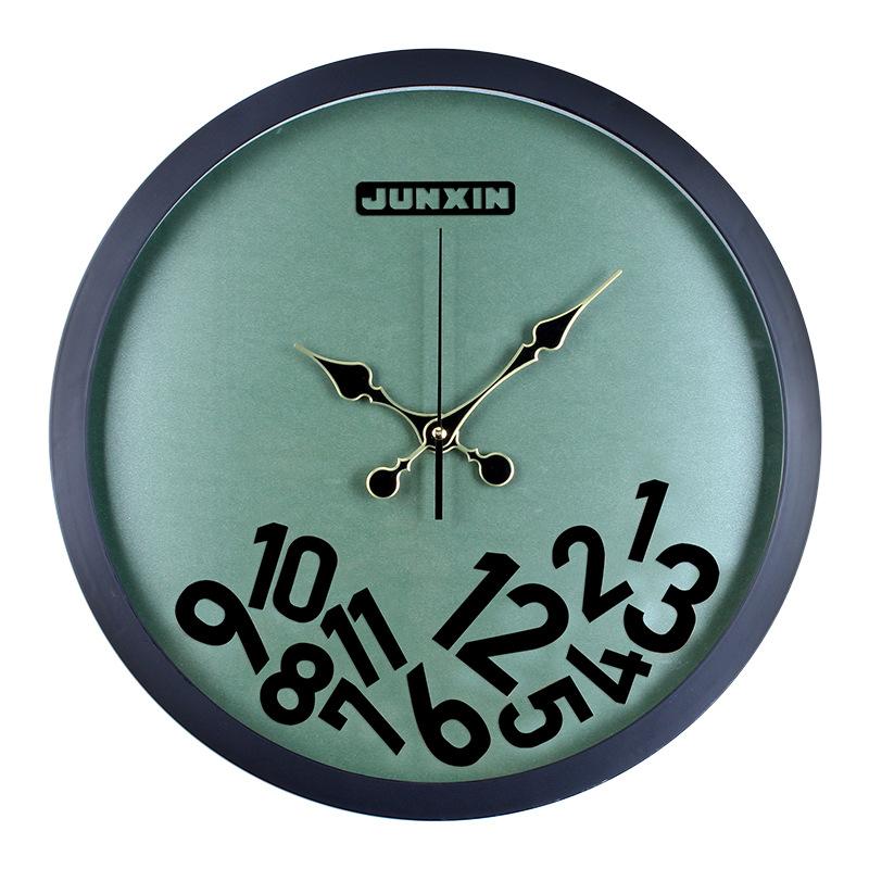 New Wood Grain Light Luxury Wall Clock Living Room Bedroom Silent Clock Personalized Creative Decoration Restaurant Clock