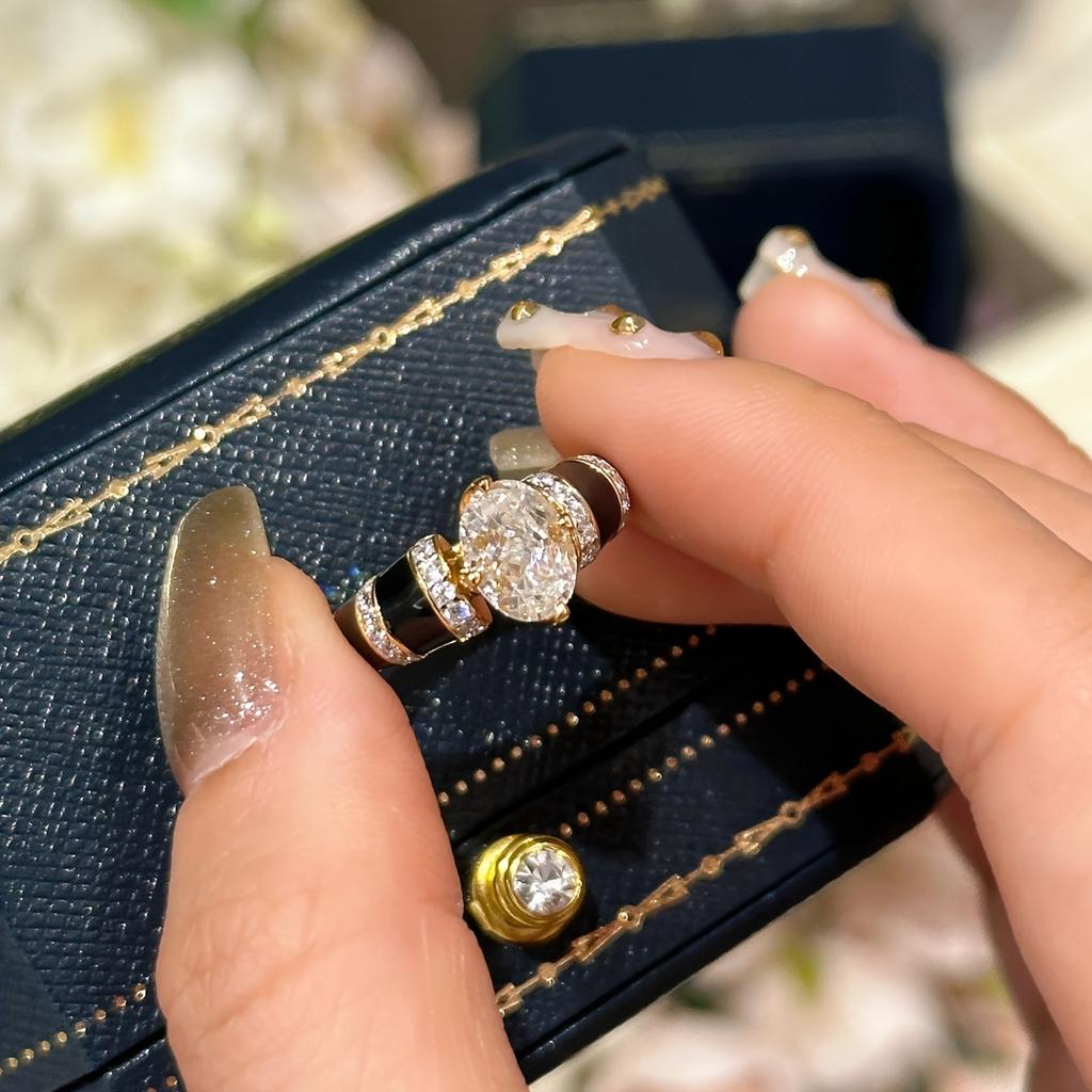 Vintage Elegant 18K Golden Plated Ring with Synthetic Cubic Zirconia, Copper Base, for Daily and Wedding Occasions