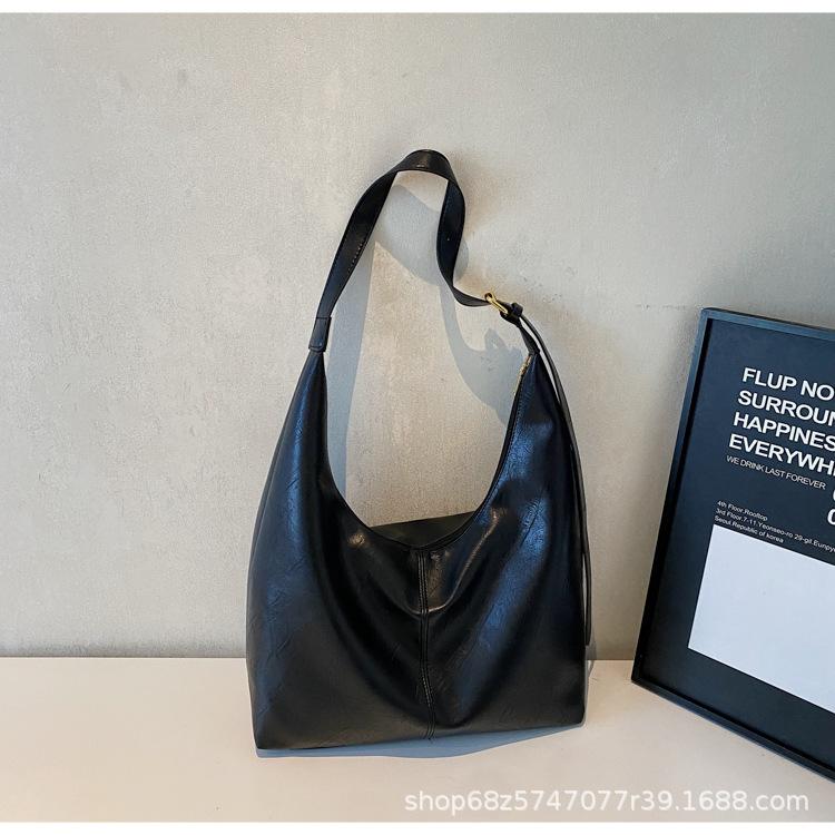 Large Capacity Bag Women's 2025 New Soft Leather Underarm Shoulder Bag Retro Bucket Women's Commuter Tote Bag for Work