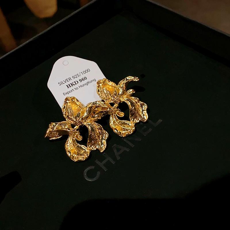 Elegant Vintage French Butterfly Flower Stud Earrings - High-End Fashion Accessories for Women