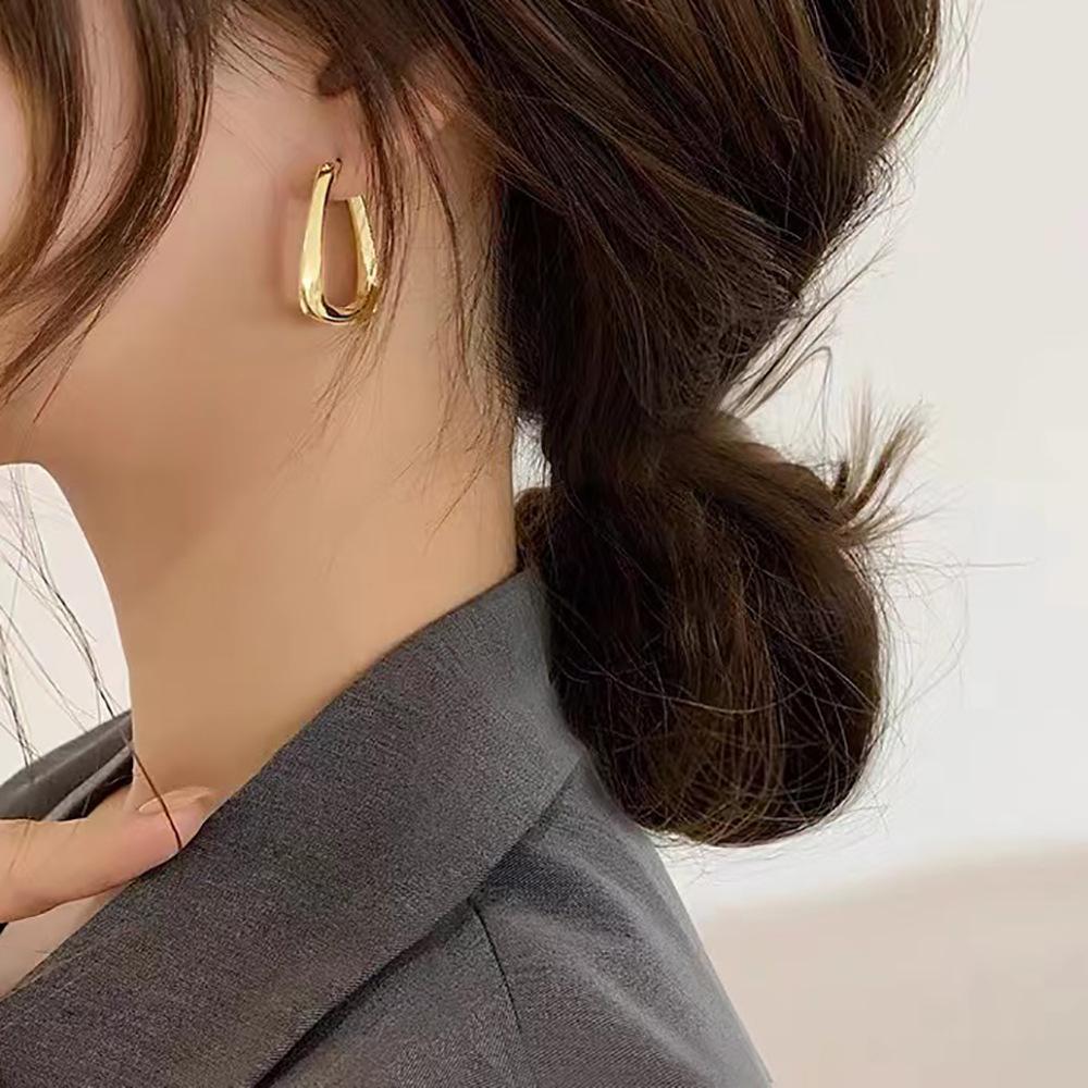 Korean Minimalist Geometric Twisted Square Earrings - Versatile Light Luxury Jewelry