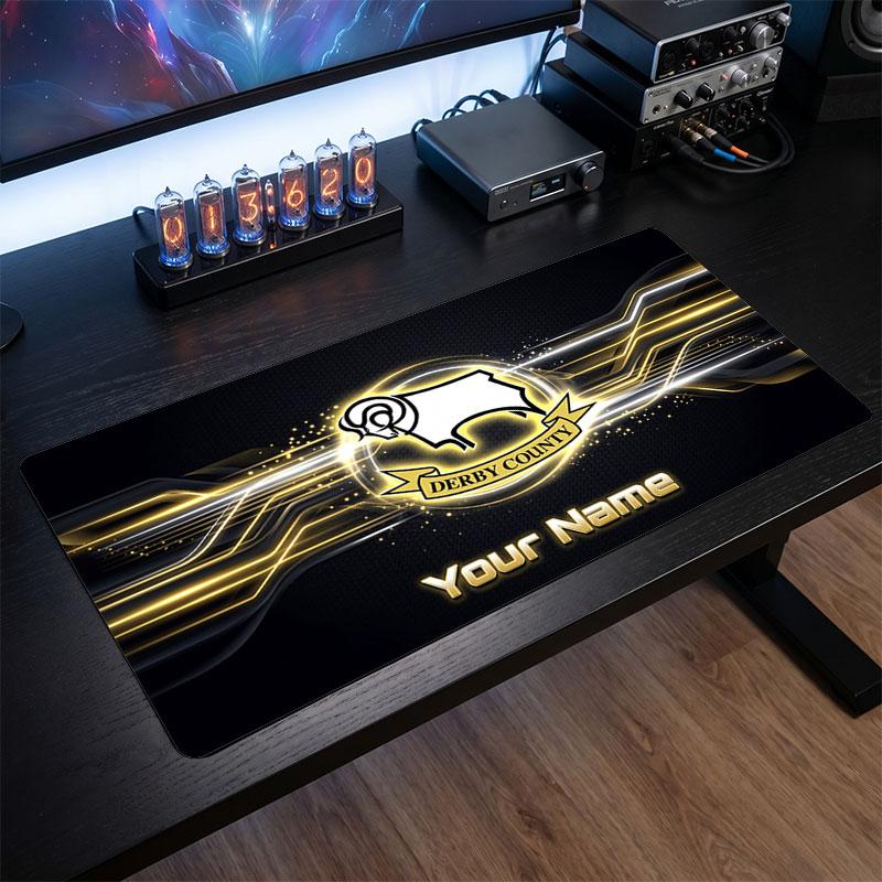 Derby County Benutzerdefiniertes Großes Mauspads, Personalisierter Name Textdruck, Fußball Logo Rutschfeste Schreibtischmatte Gaming Geschenk