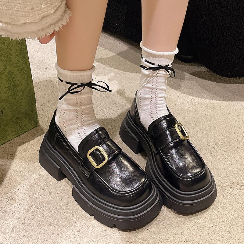 

Black versatile British style platform small leather shoes women s 2025 new autumn retro height increase one-pedal loafers 35 чёрный