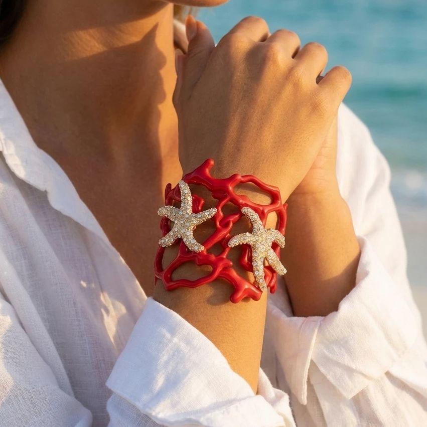 Ocean Theme Chunky Red Coral Wide Cuff Bracelet For Women Sparkling Rhinestone Starfish Bangle Summer Beach Resort Charm Jewelry