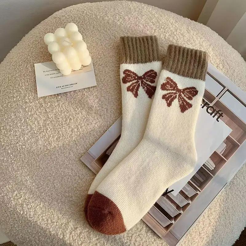 

1 Pair Of Women S Thick Plush Warm Crew Socks - Retro Japanese Style featuring Bow Detail Perfect designed for Autumn And Winter One Size