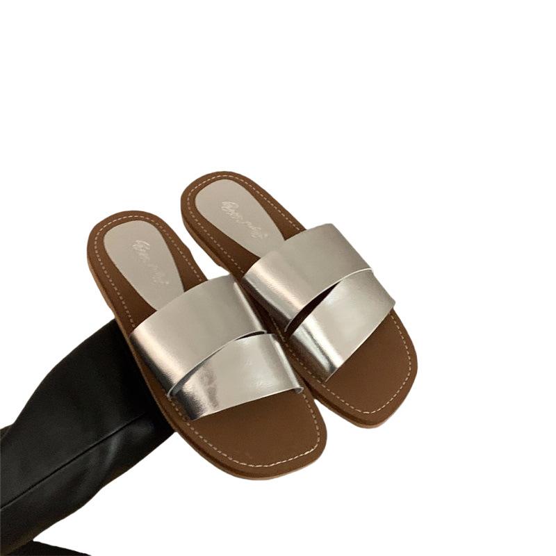 Internet Celebrity Flat-bottomed French Cool Slippers Women's Shoes Wear 2025 New Summer Retro Beach Seaside Roman Sandals