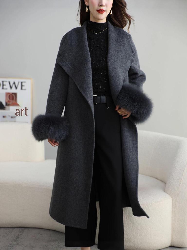 Elegant Women's Wool Coat with Detachable Real Fox Fur Trim for Autumn and Winter
