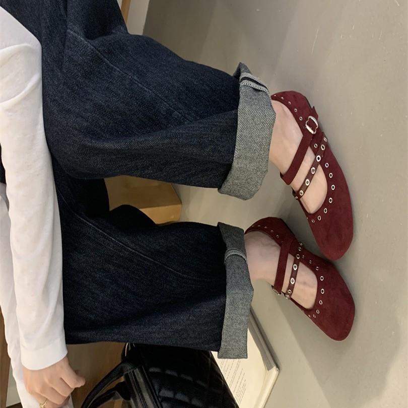 Gentle fairy wind ballet single shoes female 2025 French temperament elegant rivet round head shallow mouth Mary Jane shoes