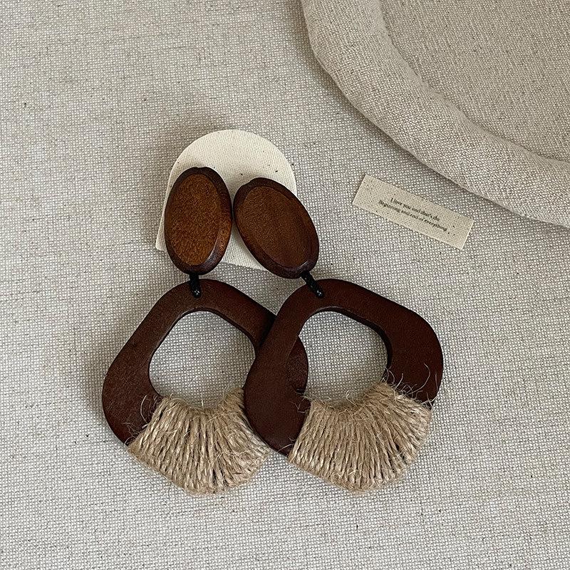 Bohemian Retro Straw Woven Wooden Stud Earrings Collection: Vacation Style Fashion Trend Jewelry