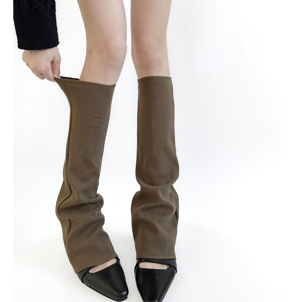 Gray Women's Slimming Micro-Flare Cotton Calf Socks - Solid Color, Elastic, Piled-Up Trapezoidal Leg Covers for Spring and Autumn.
