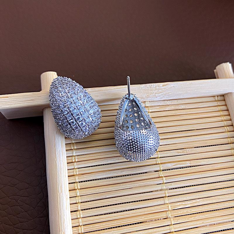 Elegant Teardrop Zircon 925 Silver Stud Earrings - Chic & Sophisticated Style