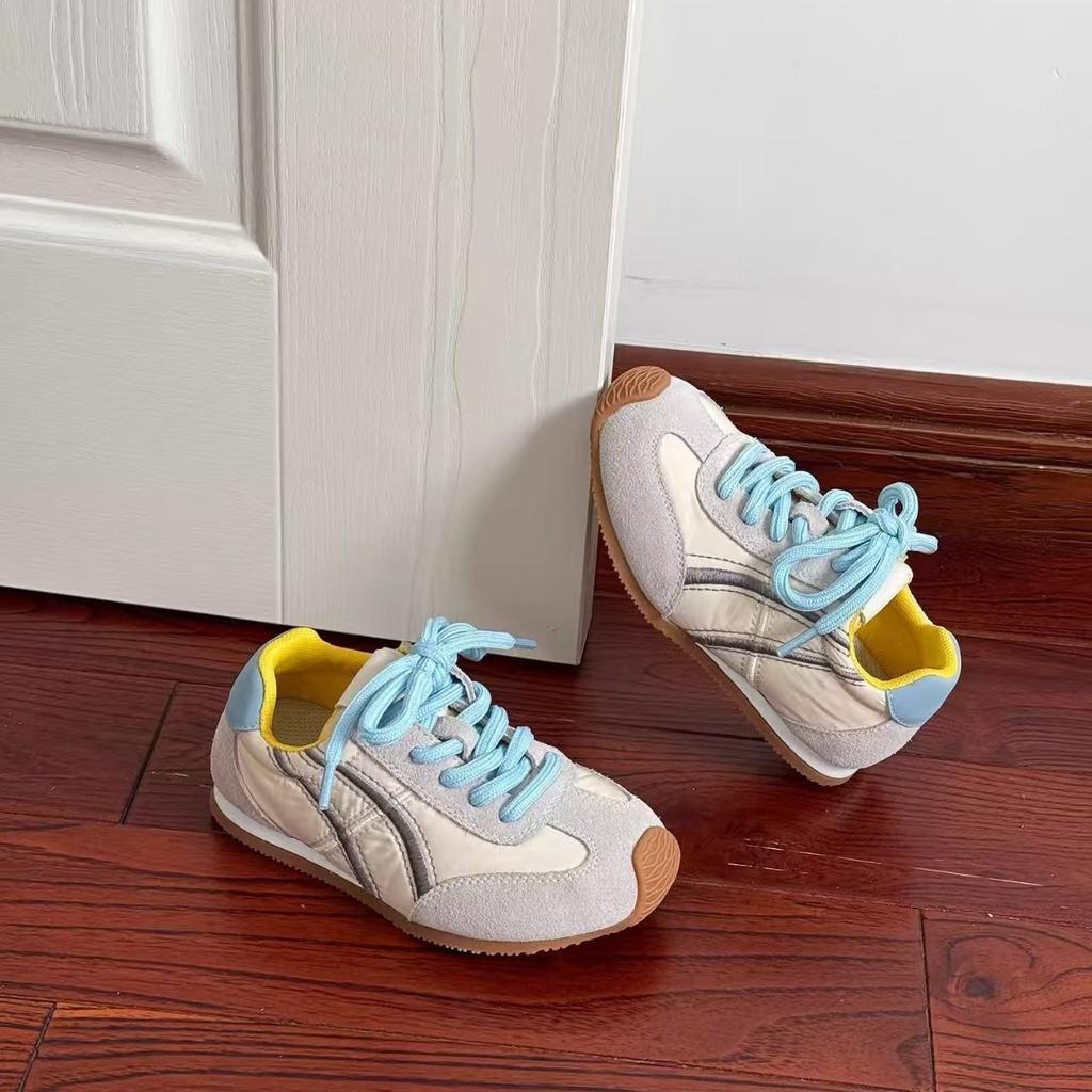 Children's moral training shoes 2025 spring new boys' sports shoes flat and light girls' board shoes Forrest Gump shoes