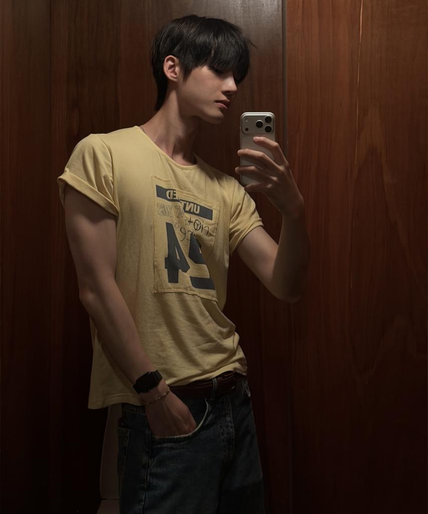 Eontaiteulseoul Untitle Number Patch Crop Short Sleeve Yellow