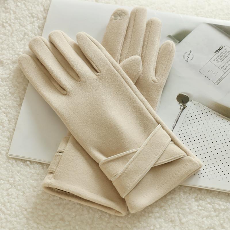 A Pair of Warm Gloves with Velvet To Prevent Cold, Suitable for Girls' Winter Windproof Cycling and Driving