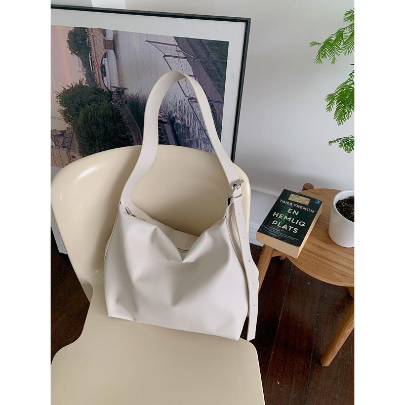 Bag Women's New Casual Fashion Simple Summer Girls Large-capacity Messenger Bag Commuter Tote Bag