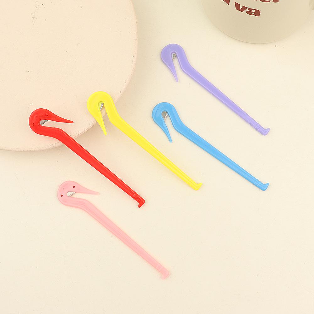 Girls' Hair Band Remover: Gentle, Damage-Free Hair Hook for Kids' Disposable Rubber Bands