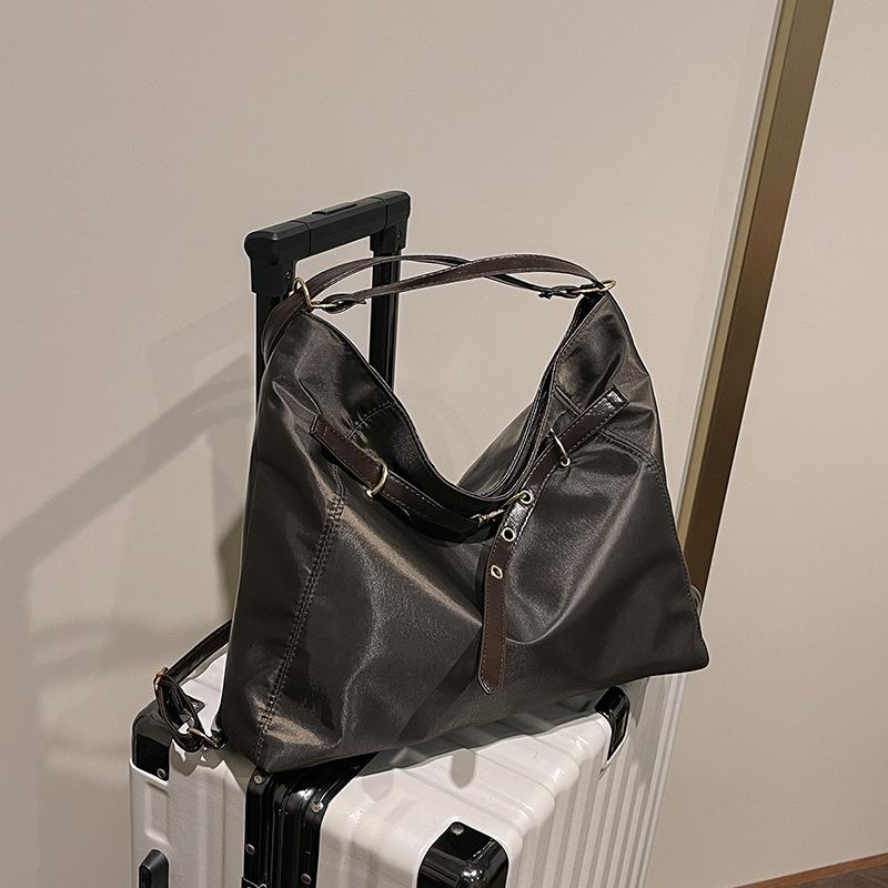 

Maillard large-capacity tote bag women s 2025 new autumn and winter foreign style versatile backpack single shoulder messenger bag tide