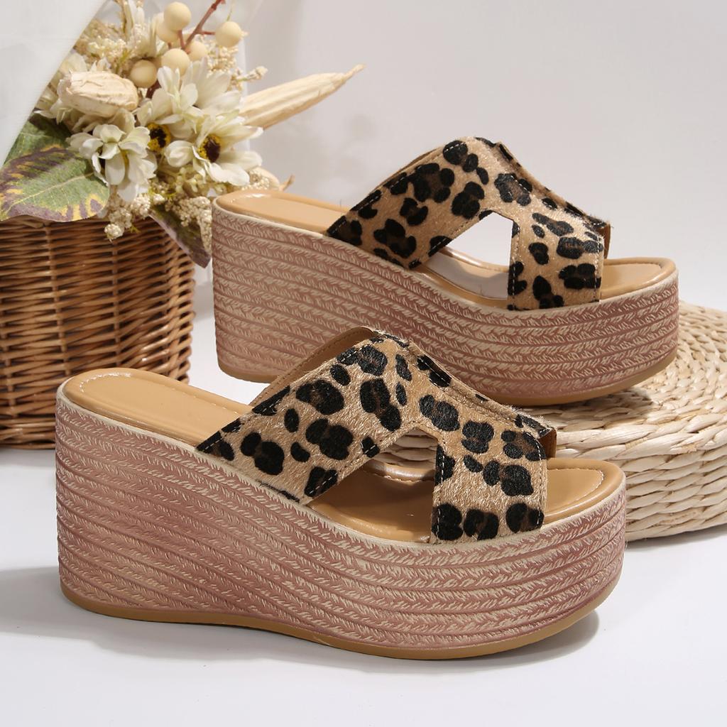 Women Slippers 2025 New Summer Wedges Platform Sandals Women Beach Slippers Trend Casual High Heels Ladies Shoes Slides Women