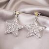 Brincos de pressão triangulares elegantes para orelhas não furadas - Versáteis e com um toque de luxo leve para o uso diário.