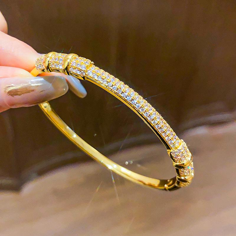 Gold-Plated Zircon Round Buckle Bangle - Elegant Korean Retro Style Bracelet for Women
