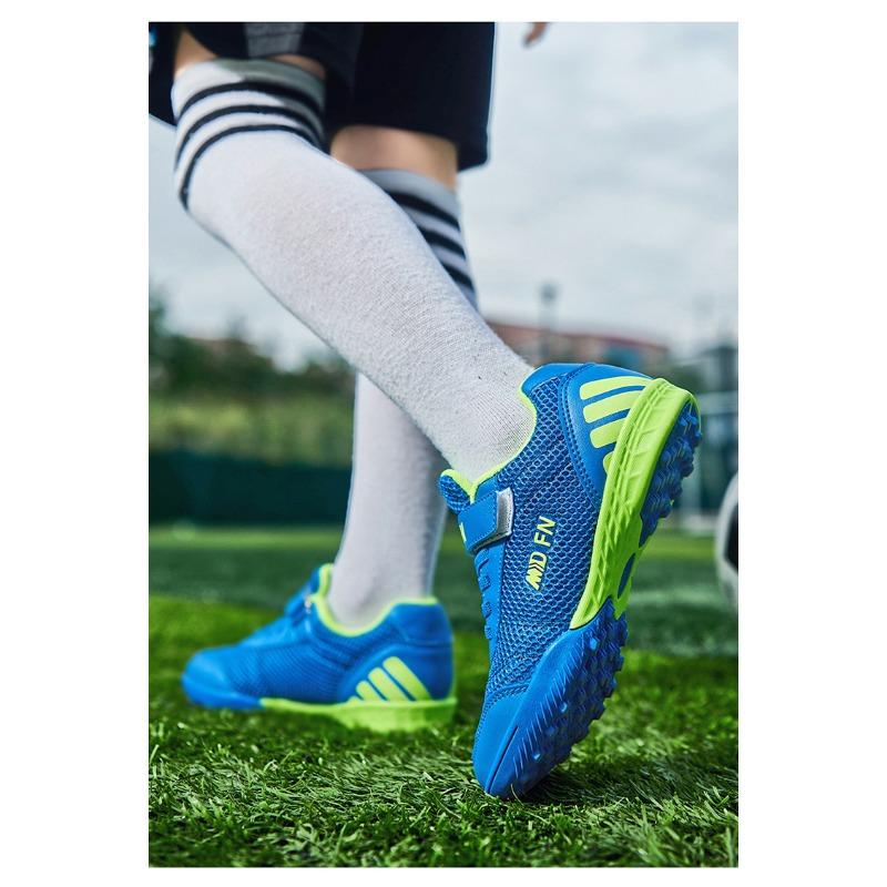 Spring Summer Mesh Children's Football Shoes Breathable Non Slip Training Shoes