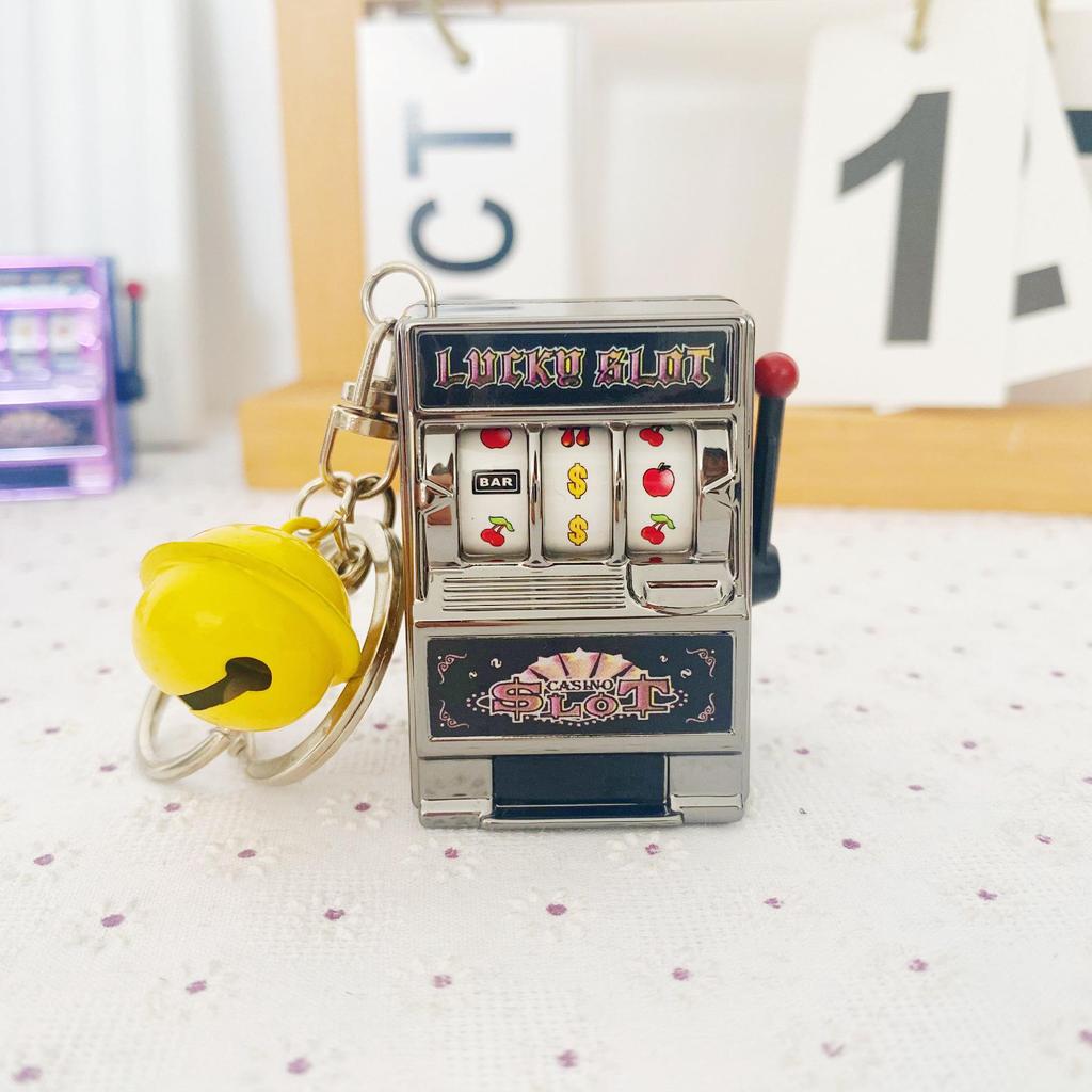 Mini Slot Machine Toy Keychain: Spinning Prize & Fruit Machine Accessories, Charms for Bags & Gifts