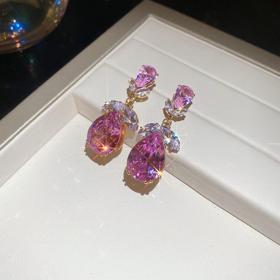 

Элегантное ожерелье с подвеской в виде цветка и каплей из циркона: Европейский и американский стиль, Легкая роскошная цепочка на ключицу для женщин