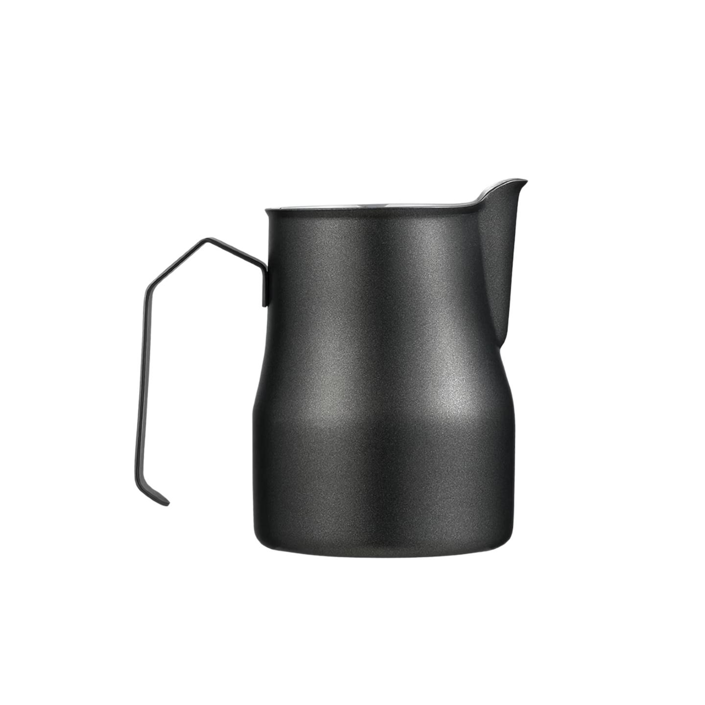 

JD Original Pointed Spout Latte Art Cup, 304 Stainless Steel Thickened Milk Frother, Creative Coffee Pot, 600ml Latte Art Container, Starry Sky Black чорний