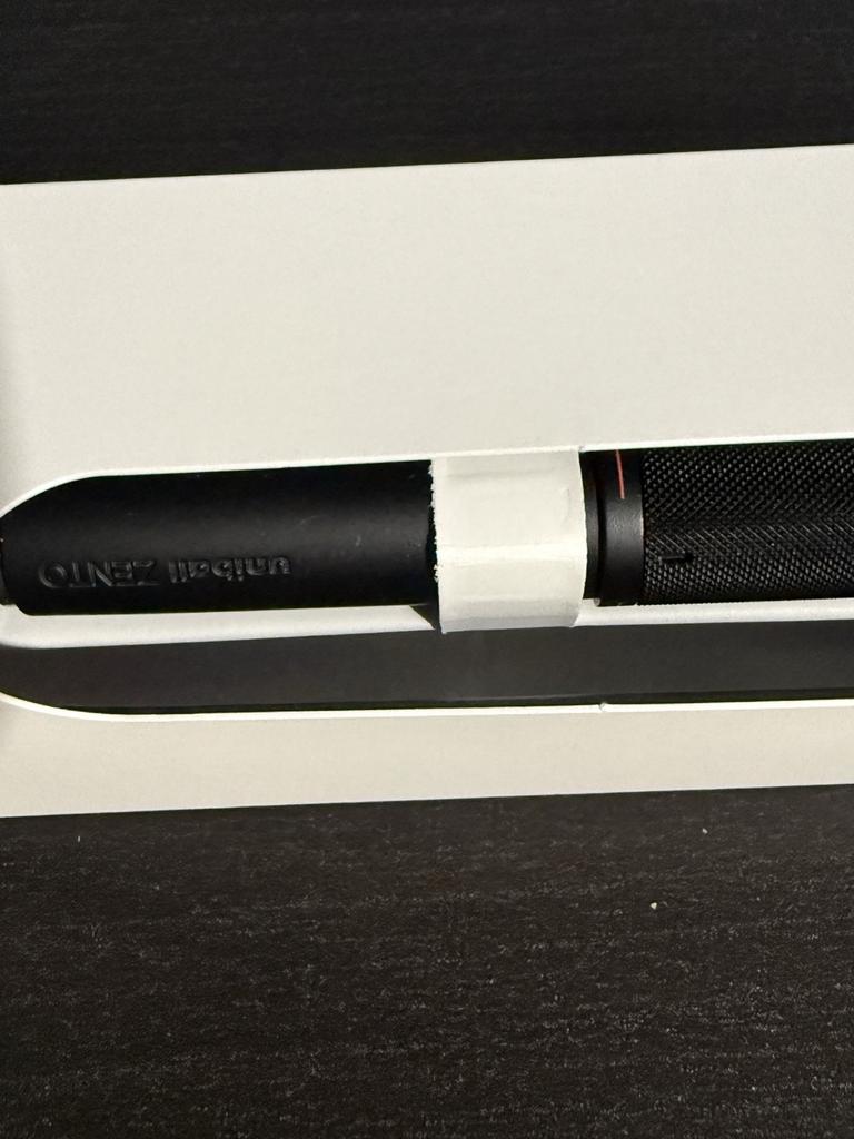 Penna a sfera a scatto uniball ZENTO Modello Signature 3 colori 0,5 mm M-Nero Nero Rosso Blu