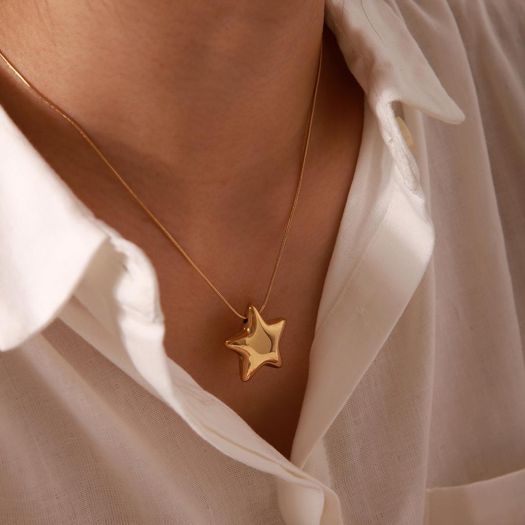 Women's 18K Gold Plated Stainless Steel Star Shape Hollow Pendant Necklace Waterproof Non-Tarnish Jewelry Accessory