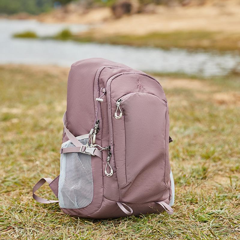 

Lightweight Unisex Hiking & Camping Backpack - Large Capacity, Multifunctional for Outdoor Sports & Skiing 20-35L фіолетовий