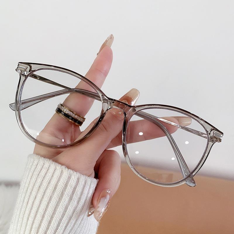 Fashionable trendy eyeglass frames, European and American Instagram influencer flat lenses, color-changing blue light blocking glasses