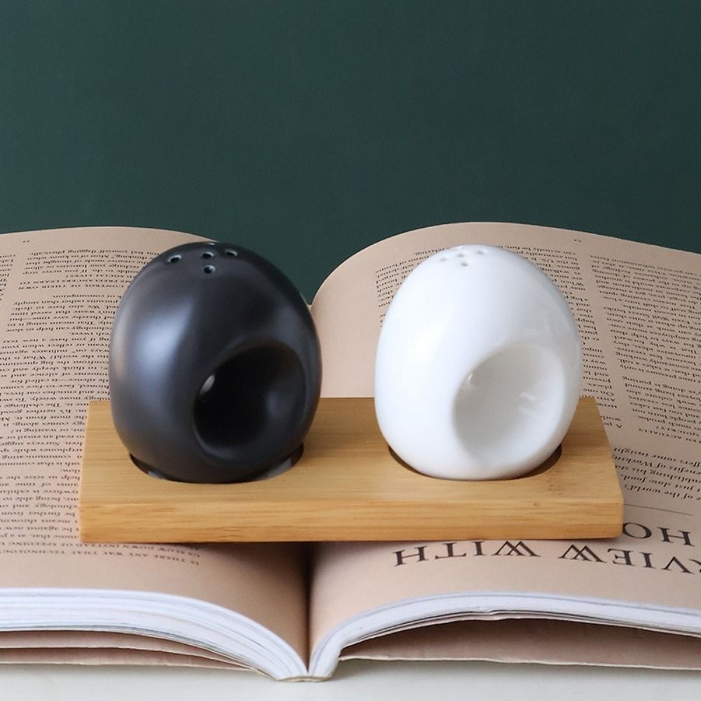 Decorative Garlic Shape Spice Jars Ceramic Spice Container Multi-functional Seasoning Jar Table