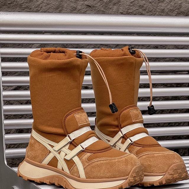 Läder sammet förtjockade varma bomullsskor 2025 vinternyhet elastiska strumpor stövlar höst och vinter ny retro Forrest Gump skor dam