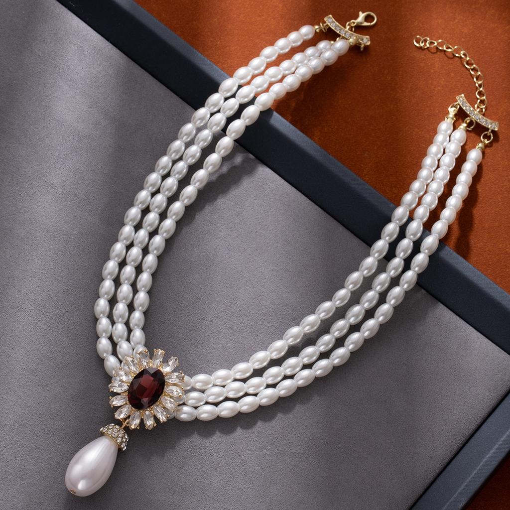 French Light Luxury High-End Necklace, Medieval Multi-Layer Pearl Pendant With Diamond Studs, Classic Retro Earrings, Necklace.