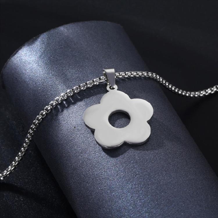 Stainless Steel Material Flower Pendant Necklace Jewelry Birthday Gift for Girls